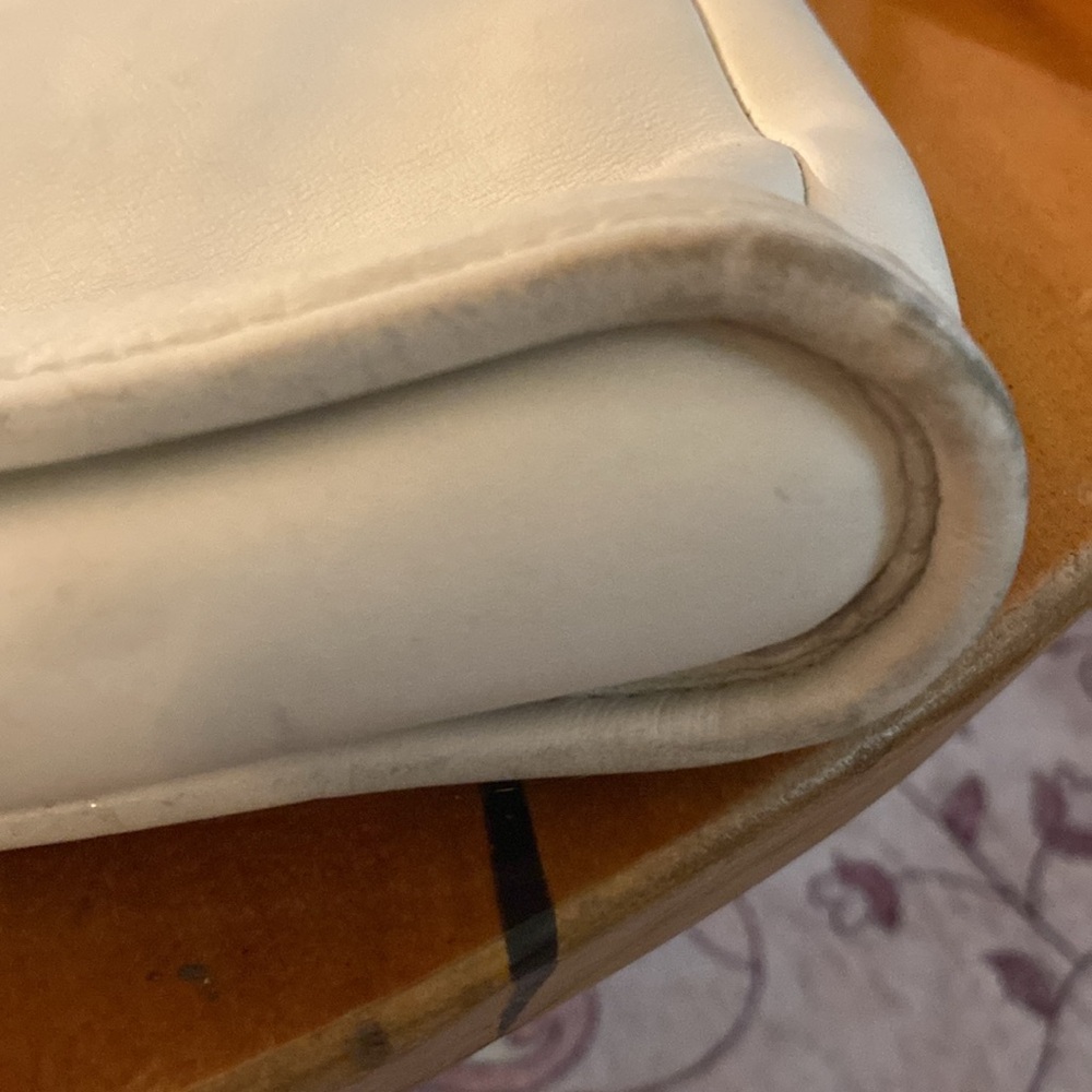 Vintage Coach White Leather Crossbody Adj. Purse - Picture 14 of 15
